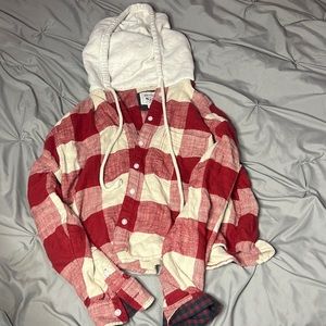 American Eagle cropped flannel !